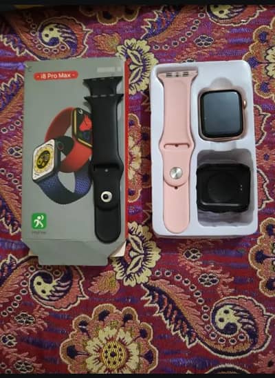 I8 Pro Max Smart Watch - Full Box Stylish Look , Great Conditon!