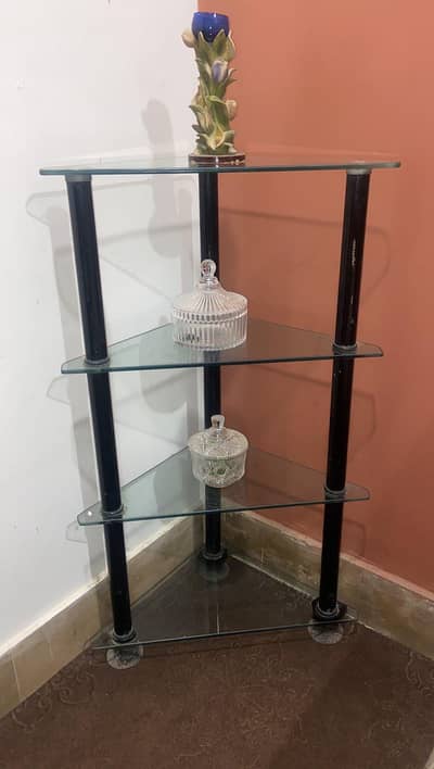 Corner table for showpieces