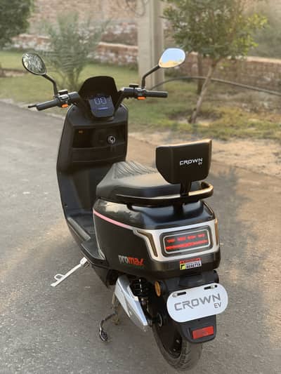 CROWN EV PRO MAX