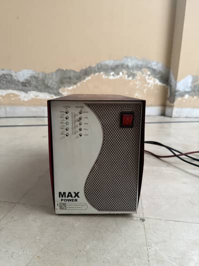 700–1000W UPS – Non-Working, Suitable for Repair