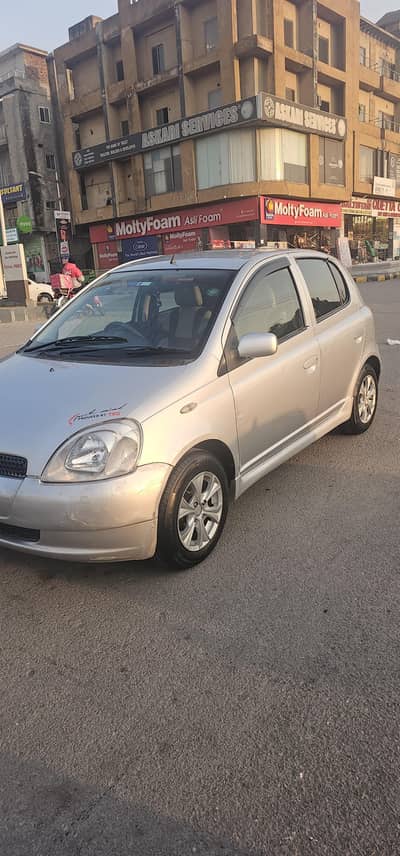  TOYOTA VITZ 1999/2012 — Silver 
