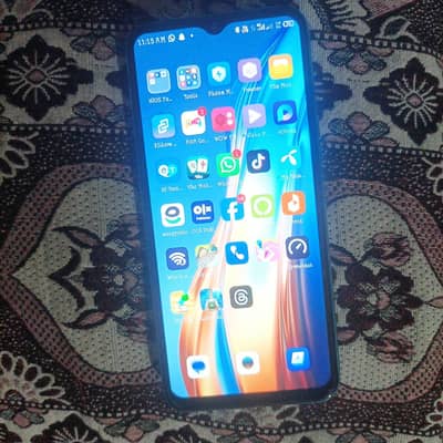 Tecno spark 8c.     4/128