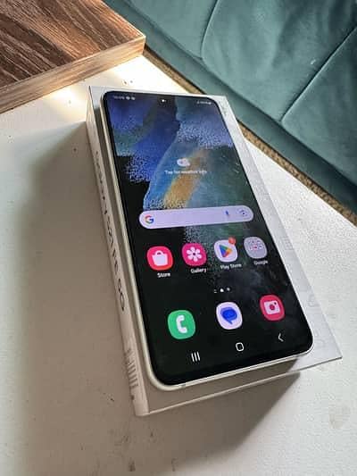 Samsung s21 fe pta approved with box