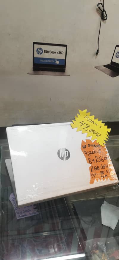 Hp probook Ryzen 5  8/256 2Gb graphic card 14" 10/10