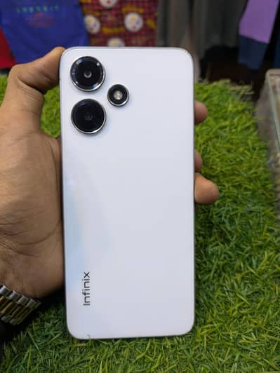 Infinix Hot 30 play