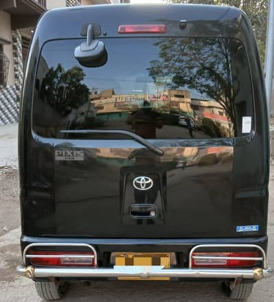Toyota pixis van black colour total original fully loaded wali ha