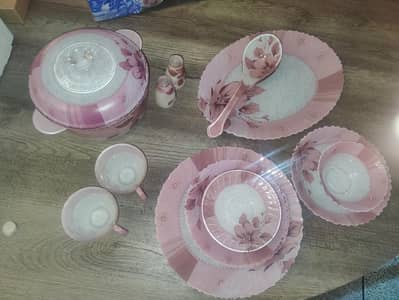 Brand New Dinner set for 8 person