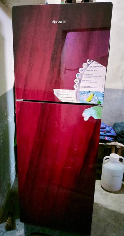 medium size Gree refrigerator