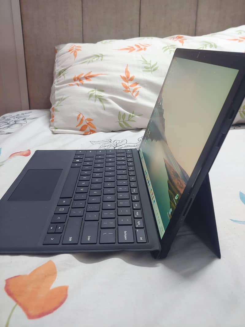 Microsoft surface 7 2
