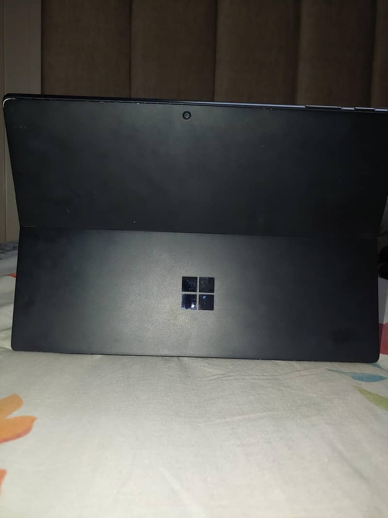 Microsoft surface 7 4