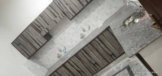 4 MARLA 2ND FLOOR PORTION LIKE NEW