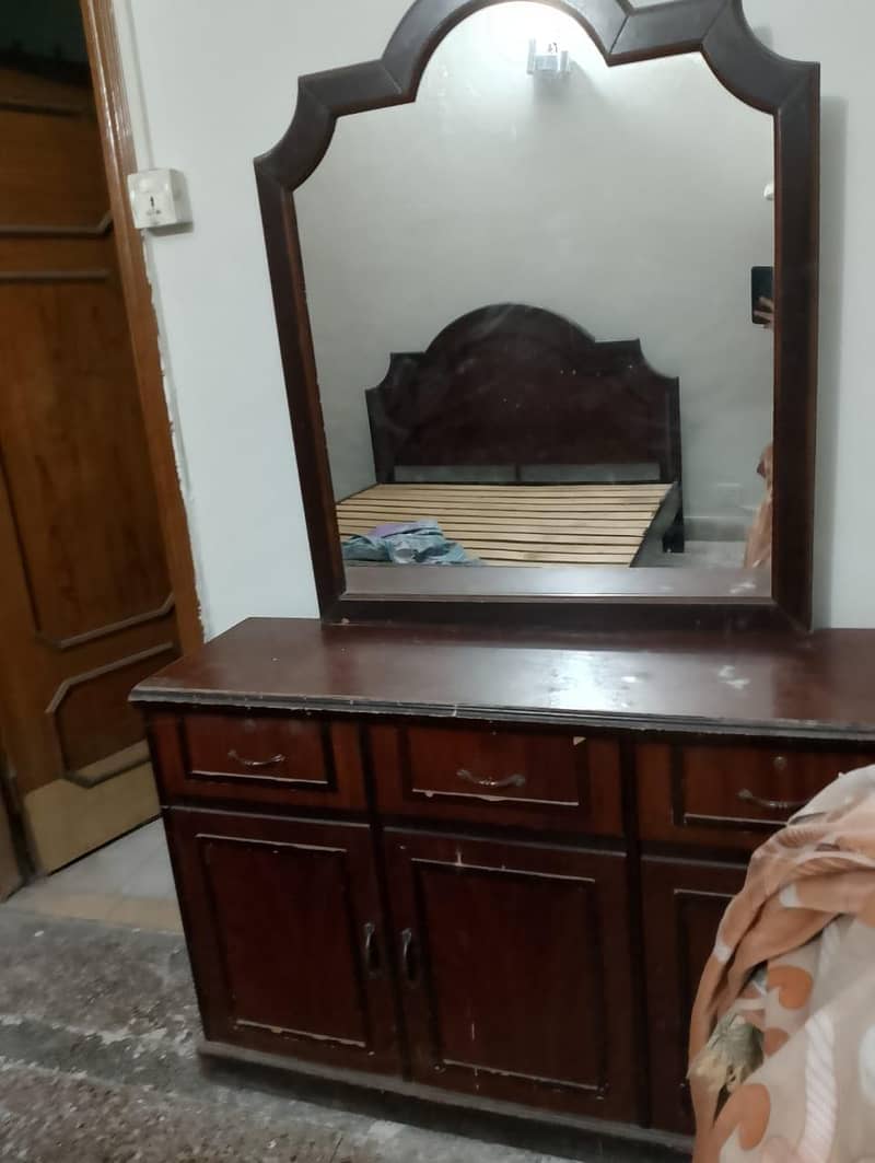 Dressing Table 3