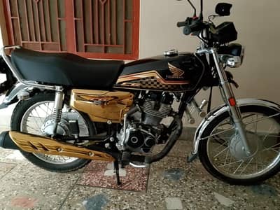 CG 125s Black-Gold 2024