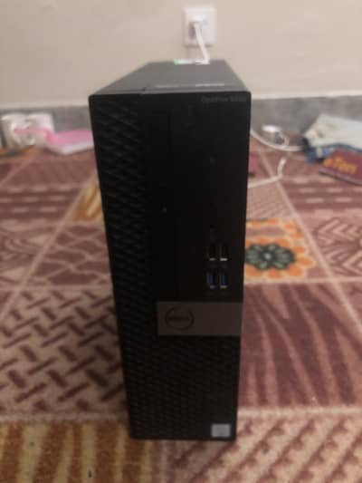 4 pieces Core i 5 pcs, with 4 pieces LCDs, mouses, keyboards