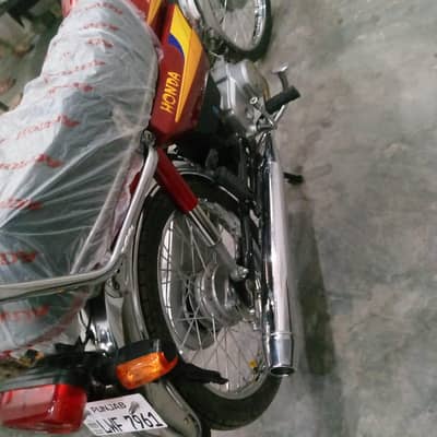 Honda cd 70cc for sale contact Whatsap 0304.3882. 031