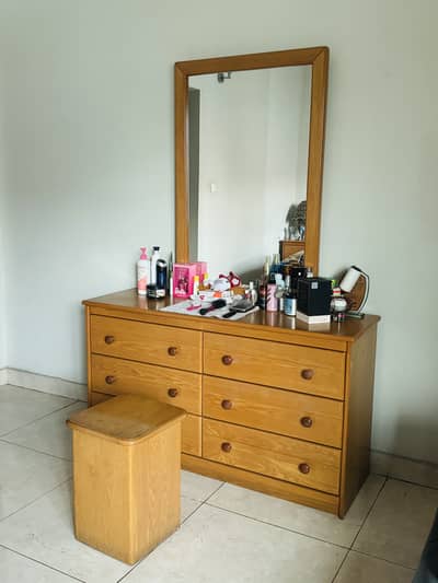 Imported dressing table with stool