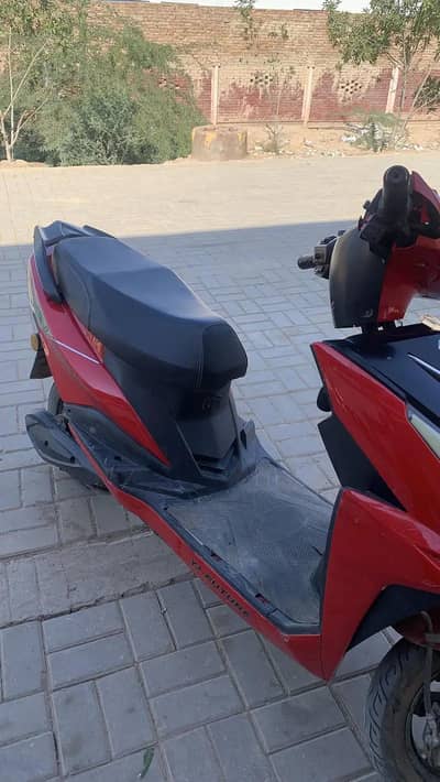 yj future electric bike 2023 modle scooti urgent forsale