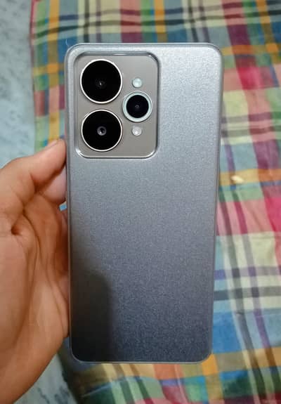 Realme 15 5G 12Gb - 512Gb.