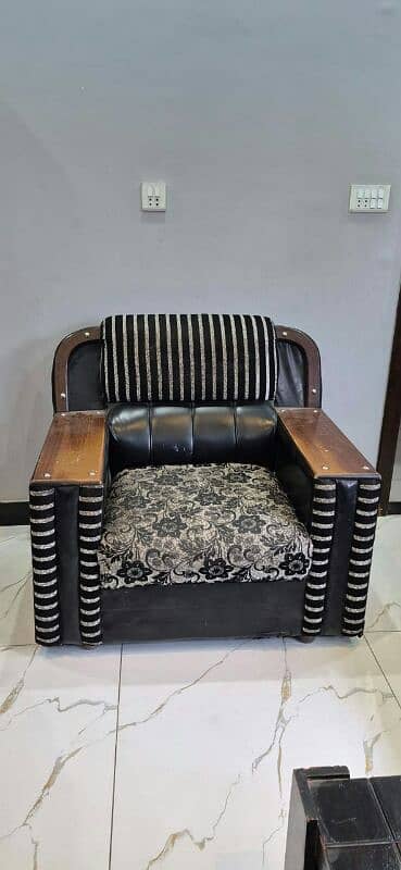 5 seater sofa / wooden sofa /poshish sofa /sofa for sale / black sofa