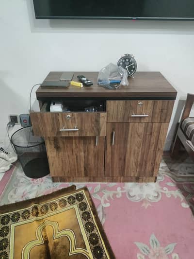 2 office table with 2 side table  5x 2.5 feet