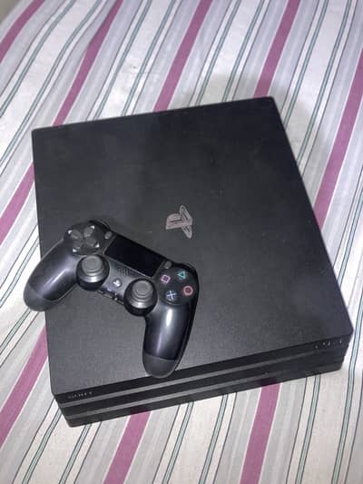 PLAYSTATION 4 PRO 1TB HD