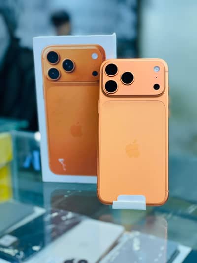 iphone 17 pro | 256gb |  like new | bh 100% | esim | with Box & Cable