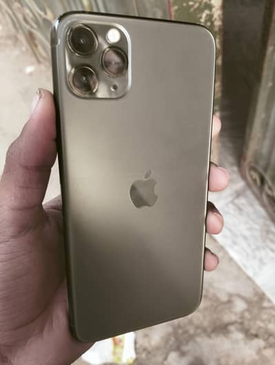 iphone 11 pro max 10 by 9.64gb memory haii.