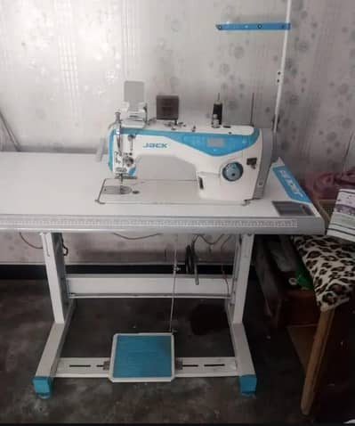 Auto sewing machine