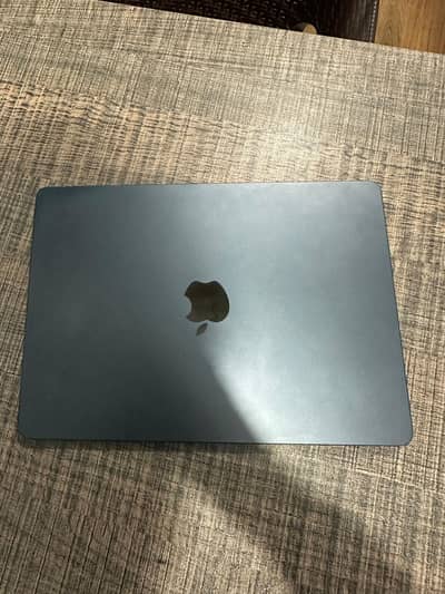 MACBOOK AIR M2 8/256