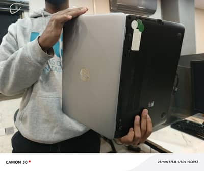 HP elite book. . . (mouse Hp + headphones"jebra"company)