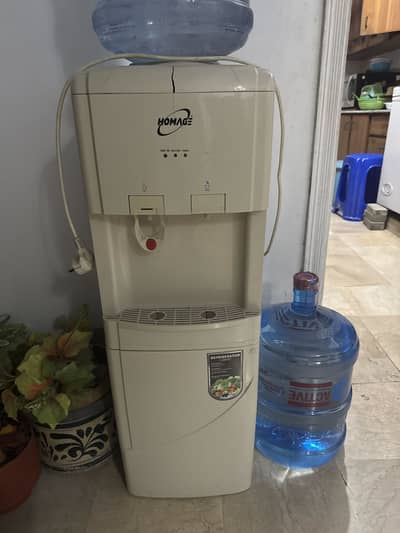 Homage water dispenser with refrigerator