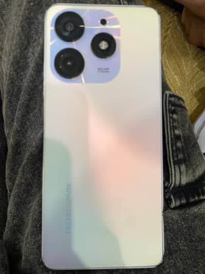 tecno spark 10 pro all ok set  phone aur charger h box nhi h 8+8 128