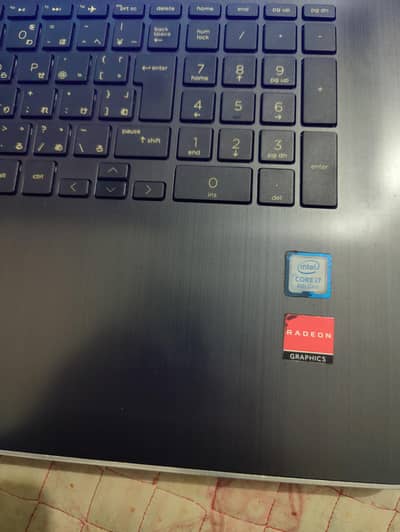 Hp notebook 17 i7 8th