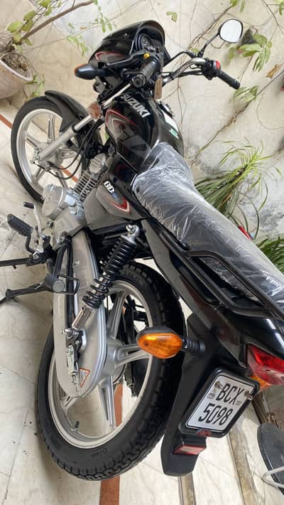 Suzuki GD 110s 2022 All Punjab With keys mirrors and plates