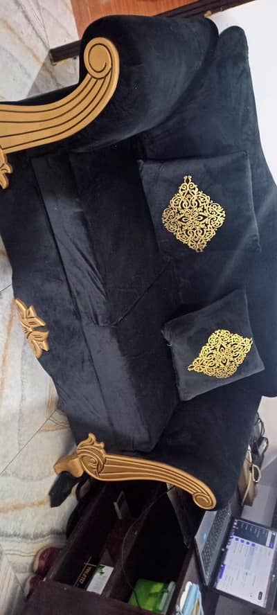 3 2 1 Beautiful Black Beast Sofa