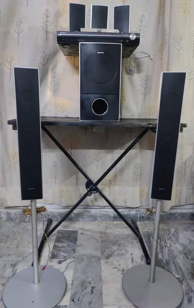 Sony DAV-DZ556KB 5.1 Home Theater System