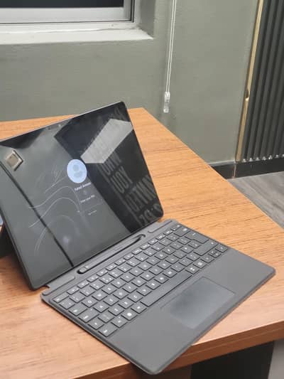 MICROSOFT SURFACE PRO 9  ORIGINAL WITH PEN.