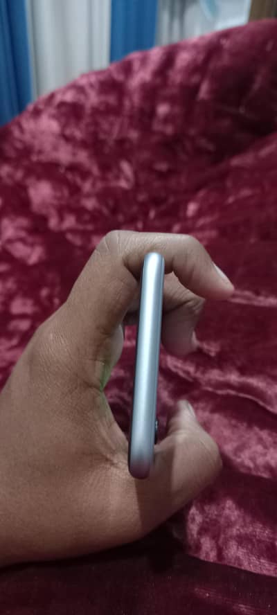 i phone 6s sim time available