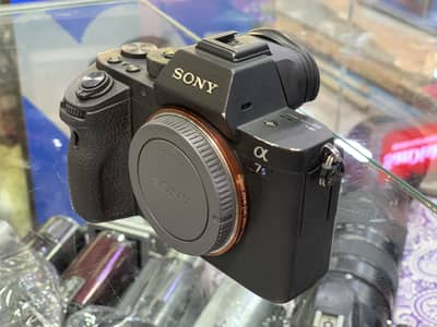 Mirrorless camera sony A7S2 10bay9 condition only body 95000/=