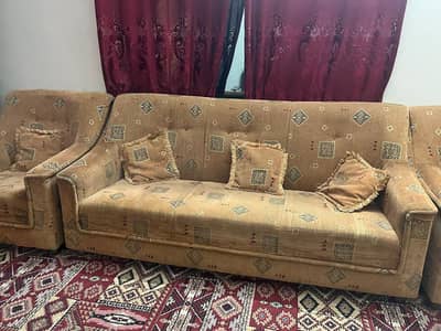 sofa premium price good condition.