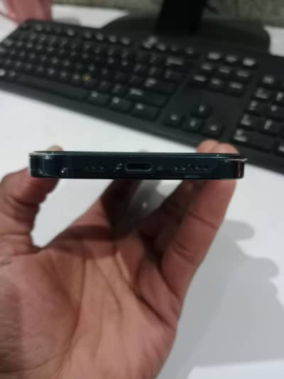 i phone 13 water pack in low price 10/10 condition