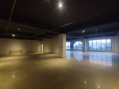 2600 Sqft Commercial Space Available On Rent Located In Gulberg Business Squrre