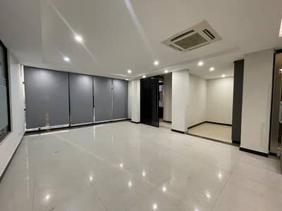 1800 Sqft Office Space Available For Rent Located In Gulberg Greens Civic Center