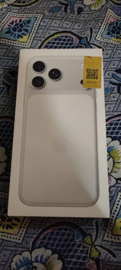 iphone 17 promax silver color -1 tb