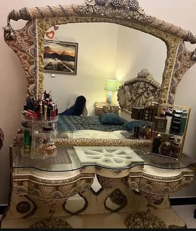 double bed with side table singer maze for sale karna hai