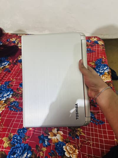Toshiba satellite laptop for sale. 10/10 condition. Full ok ha