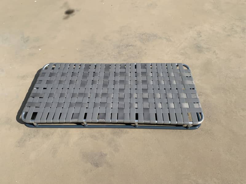 Rubber Strap Bed 0