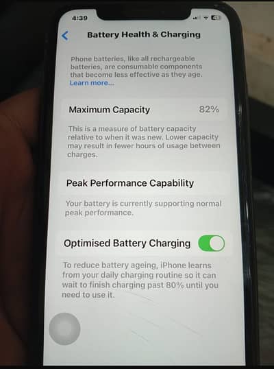 iPhone XR 64 gp 10/10 condition ( Watsap only) 03110647849