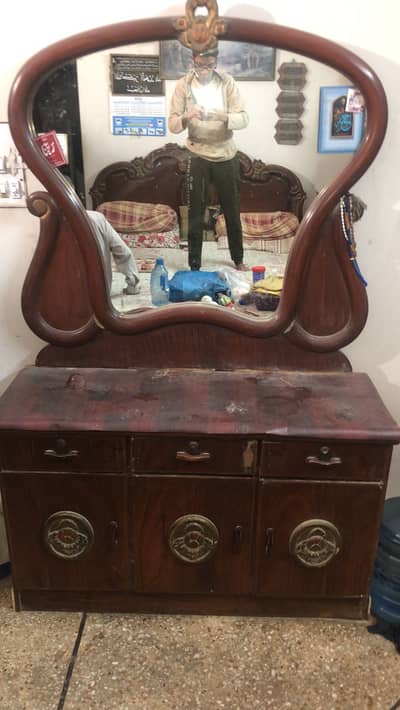 Second-Hand Dressing Table – Good Condition