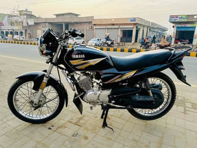 Yamaha YBz 125 black color 2019 modal